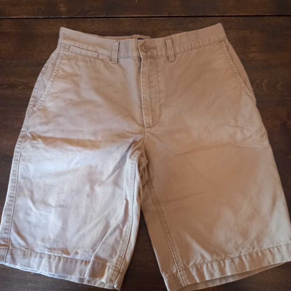 GAP khaki shorts size 30